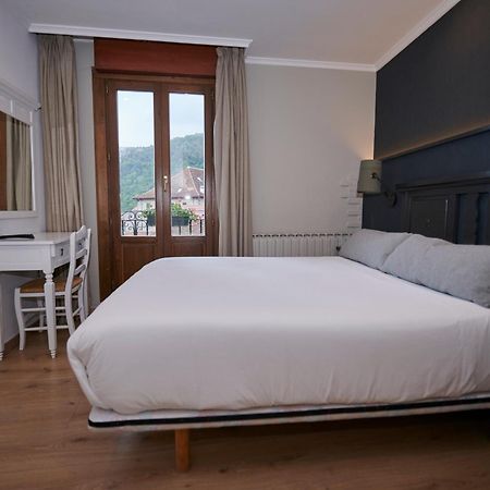איסאבה Hostal Lola מראה חיצוני תמונה