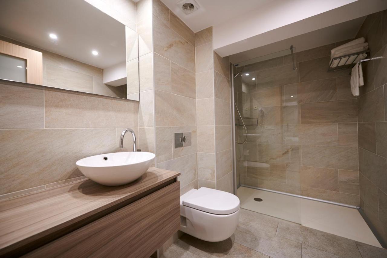 איסאבה Hostal Lola מראה חיצוני תמונה
