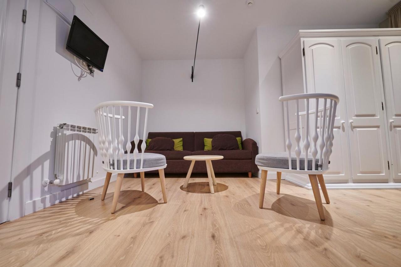 איסאבה Hostal Lola מראה חיצוני תמונה