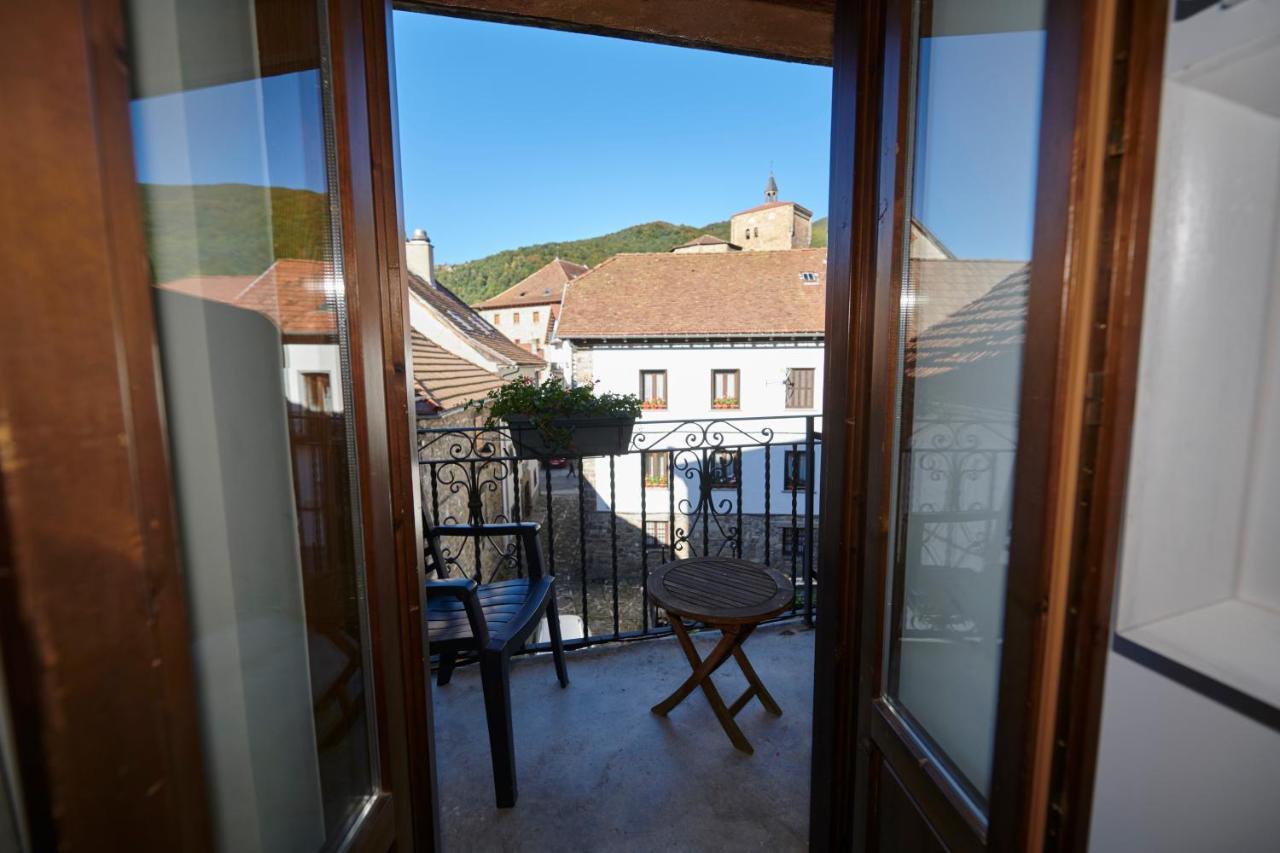 איסאבה Hostal Lola מראה חיצוני תמונה