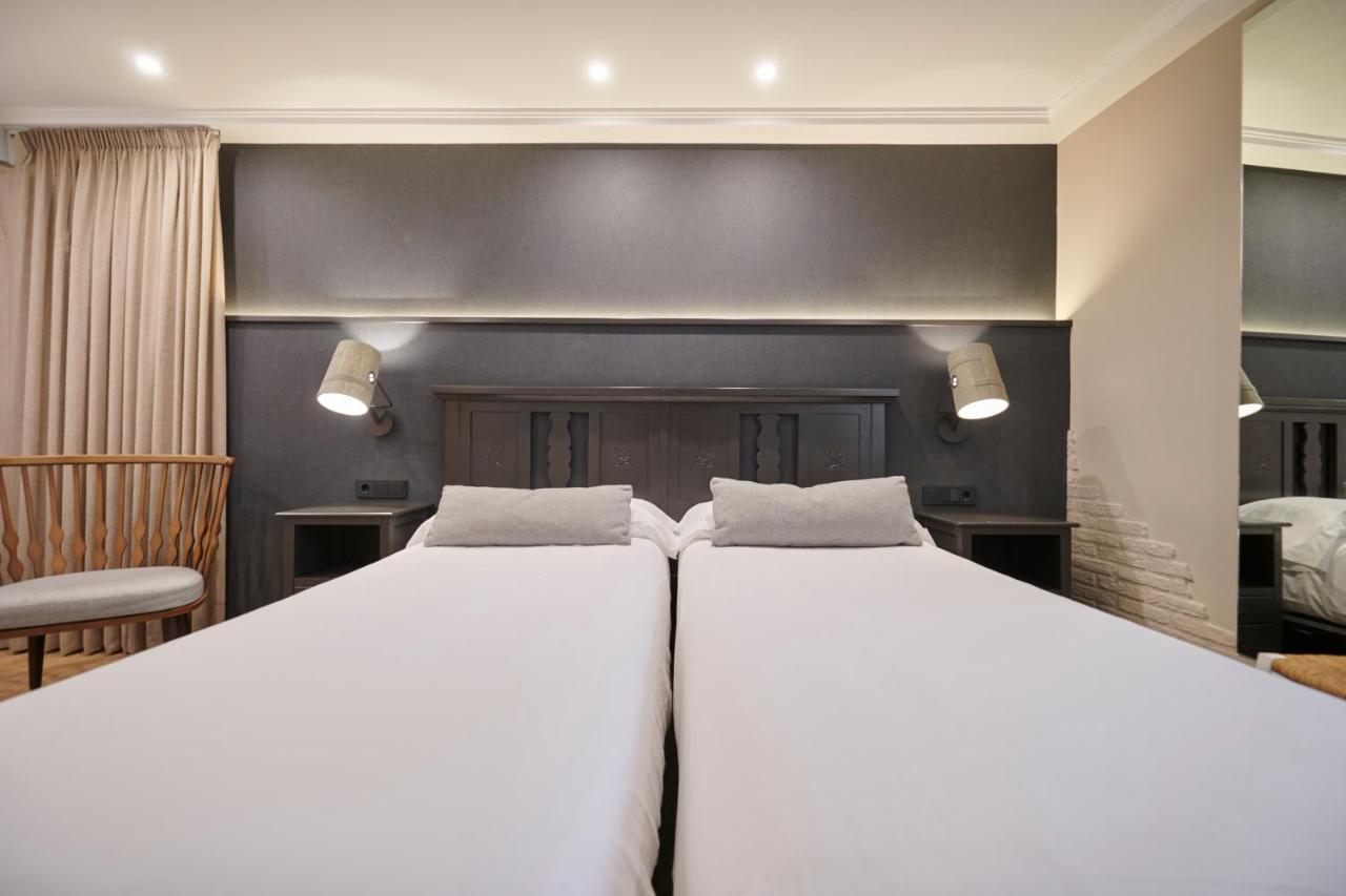 איסאבה Hostal Lola מראה חיצוני תמונה