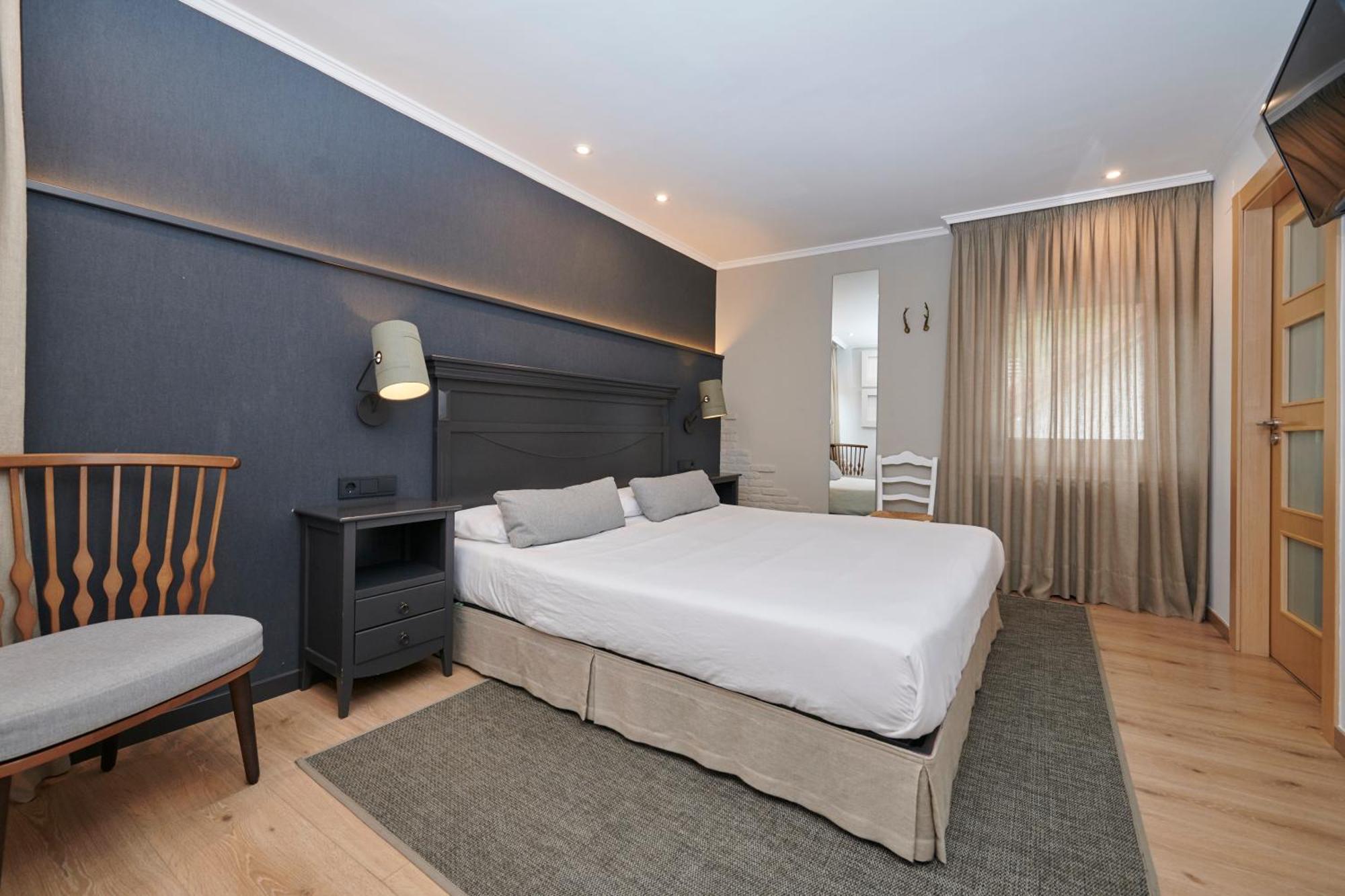איסאבה Hostal Lola מראה חיצוני תמונה